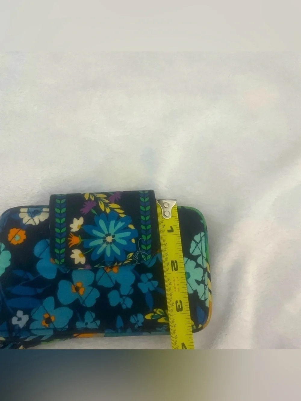 Vera Bradley RFID Smartphone Wristlet Wallet Blue Floral Print Zip Around
